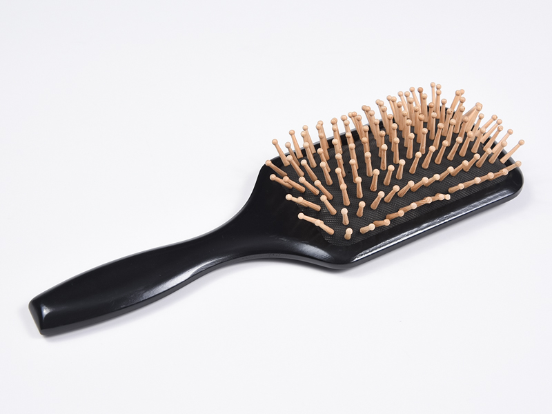 Spazzola per lisciare i capelli con manico in legno