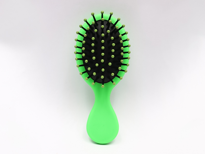 Mini parrucca per bambini. Piccola spazzola per capelli a paletta curva in legno