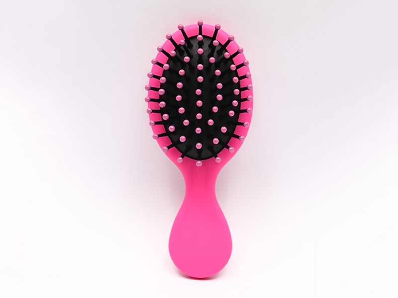 Mini parrucca per bambini. Piccola spazzola per capelli a paletta curva in legno