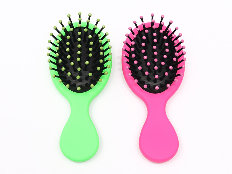 Mini parrucca per bambini. Piccola spazzola per capelli a paletta curva in legno