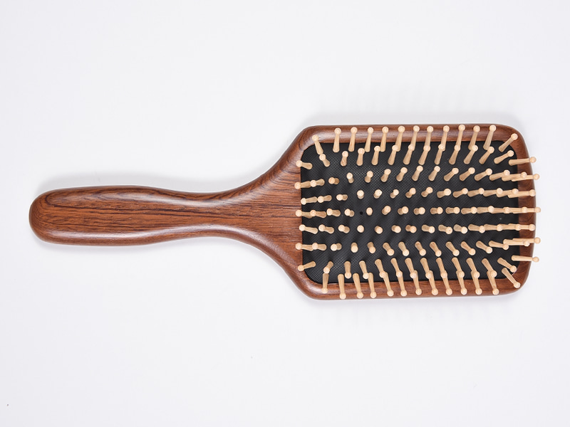Spazzola per capelli ecologica con cuscino a paletta in bambù