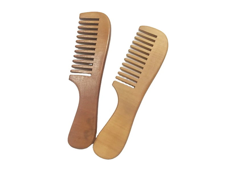 Mini pettine in bambù a denti larghi in legno