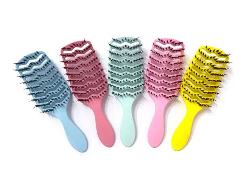 Spazzola per extension per capelli con paletta curva