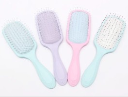 La spazzola districante per capelli genererà elettricità statica durante l'uso?